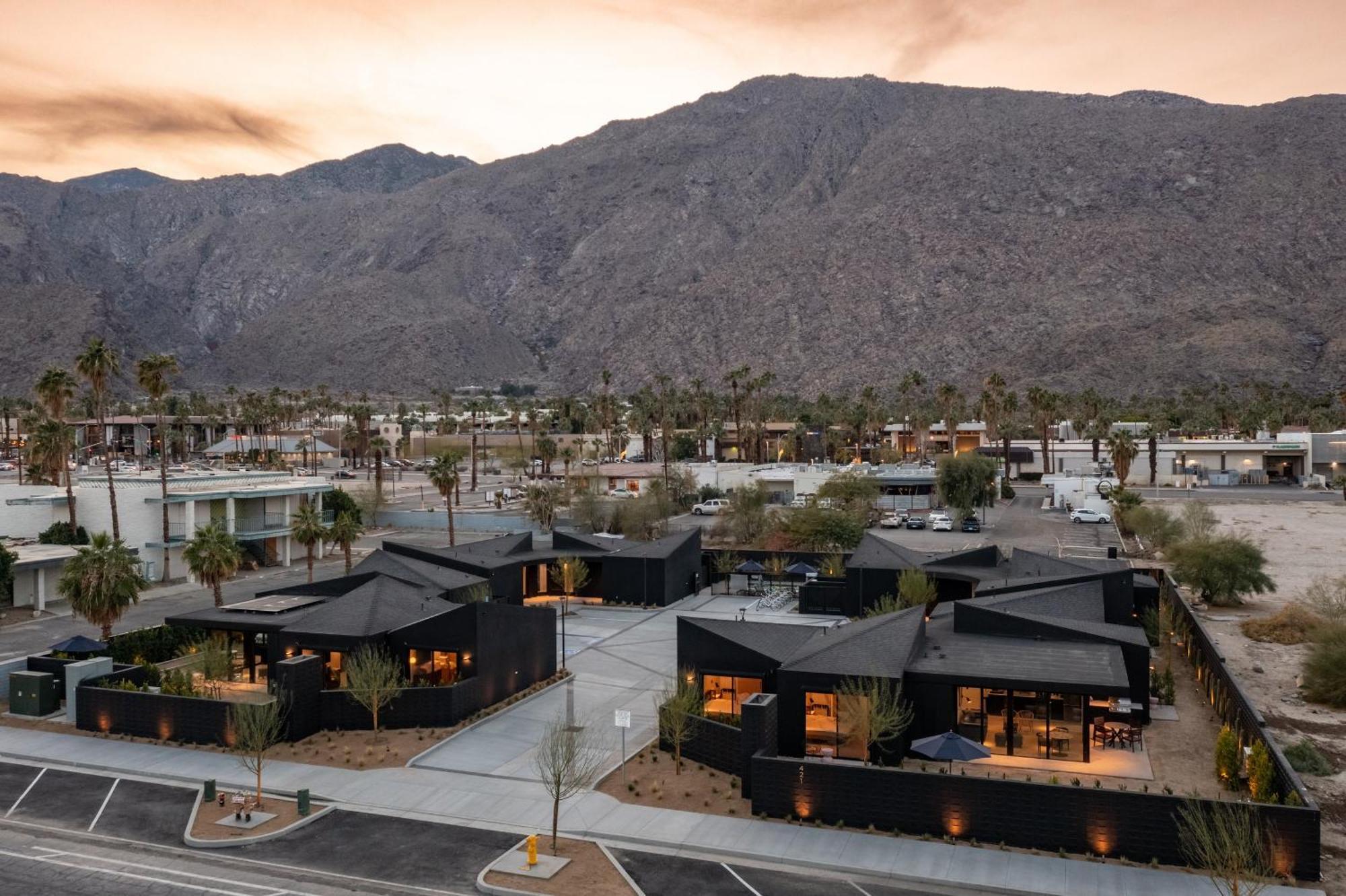 Blackhaus By Avantstay Ada Modern Rooms, Pool & Bbq Palm Springs Exterior photo