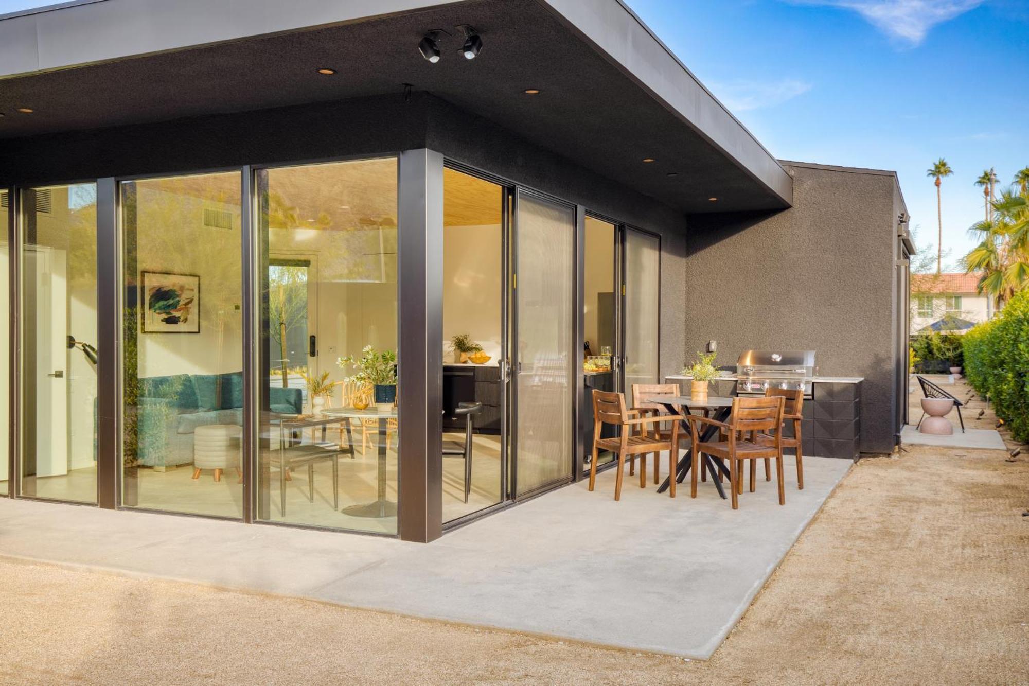 Blackhaus By Avantstay Ada Modern Rooms, Pool & Bbq Palm Springs Exterior photo