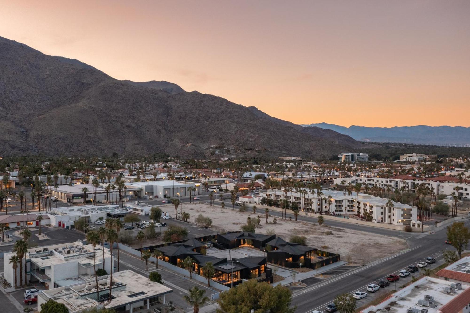 Blackhaus By Avantstay Ada Modern Rooms, Pool & Bbq Palm Springs Exterior photo