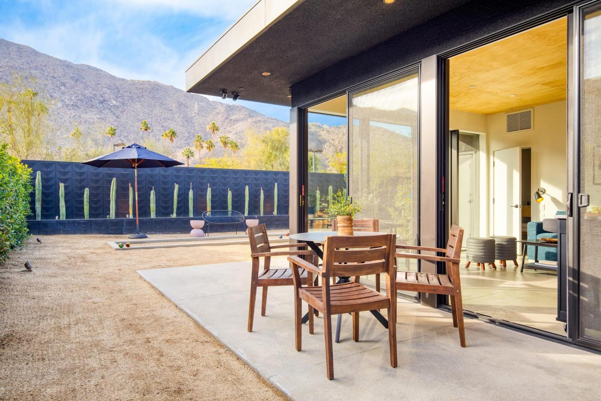 Blackhaus By Avantstay Ada Modern Rooms, Pool & Bbq Palm Springs Exterior photo