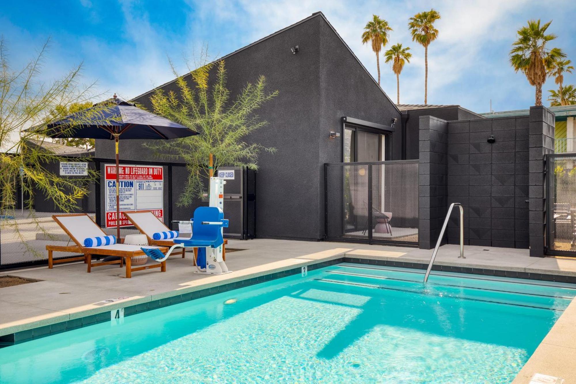 Blackhaus By Avantstay Ada Modern Rooms, Pool & Bbq Palm Springs Exterior photo